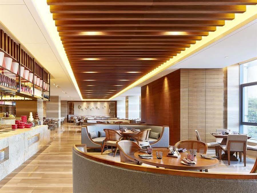 Sheraton Grand Zhengzhou Hotel Exterior foto